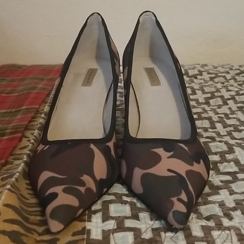 Camouflage heels